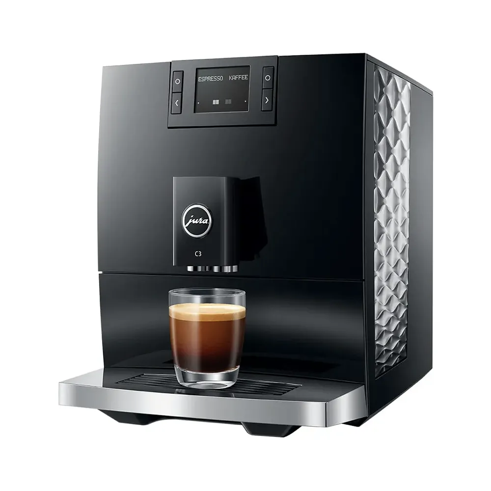 Vue d'ensemble de la machine à café JURA C3 Piano Black SA avec un espresso.