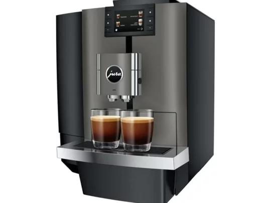 Machine à café JURA X10c Dark Inox pour bureau servant deux tasses de café.