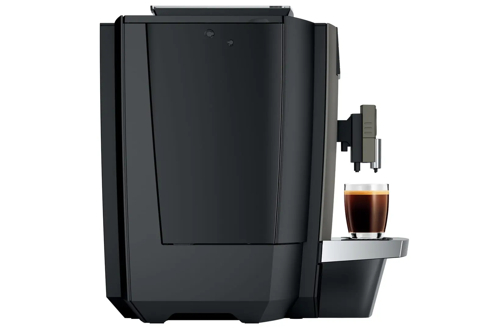 Vue latérale de la machine à café professionnelle JURA X4 Dark Inox (SB), mettant en évidence le réservoir d'eau grande capacité (5 litres) noir mat et l'unité d'écoulement double avec un café fraîchement extrait.