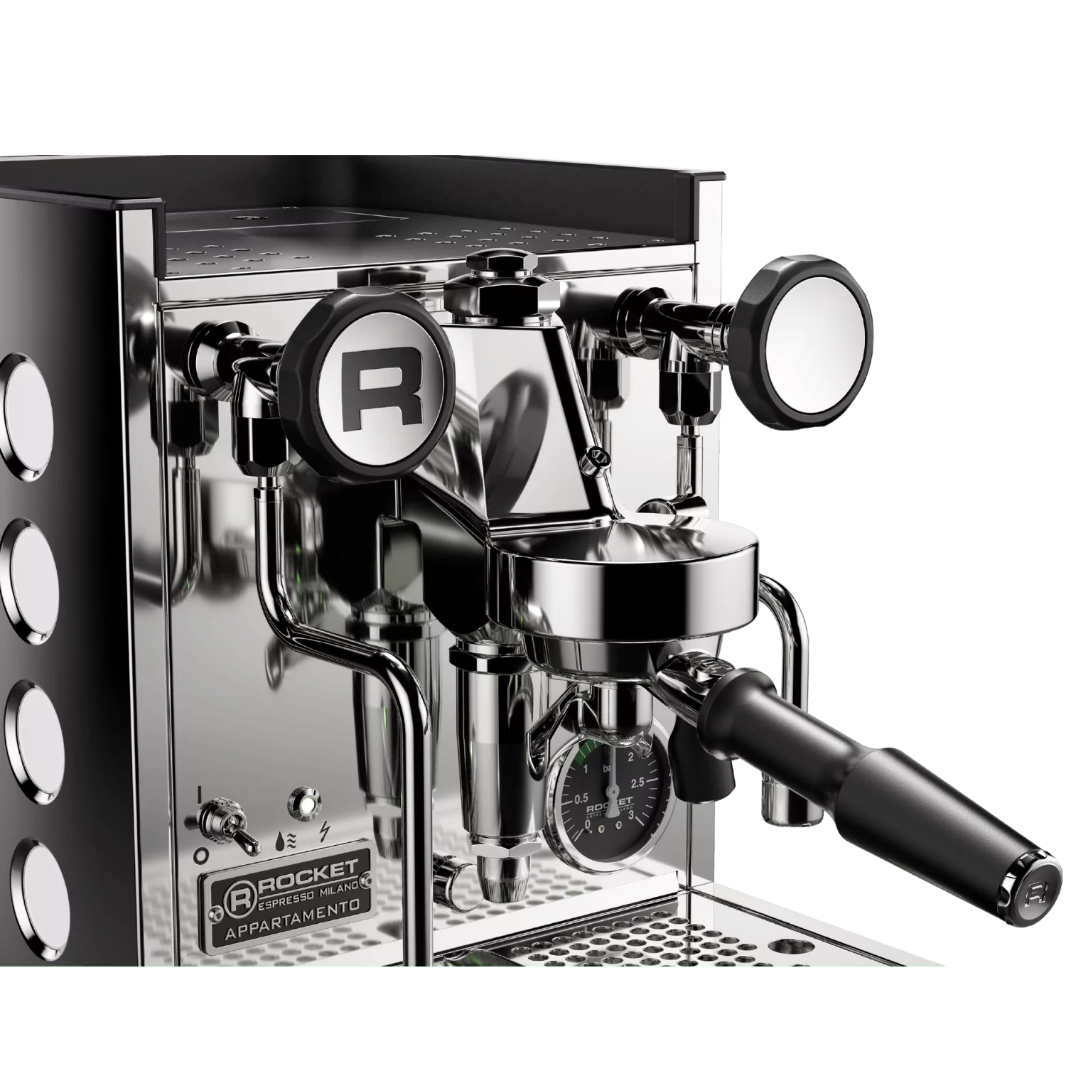 Gros plan sur le groupe E61 chromé d'une Rocket Espresso Appartamento TCA Blanc, montrant le nouveau manomètre de pression noir, les boutons de commande siglés "R" et l'interrupteur à bascule avec indicateurs LED.
